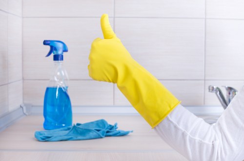 Local move out clean for a flat in Lambeth with dusting, vacuuming, and surface wiping
